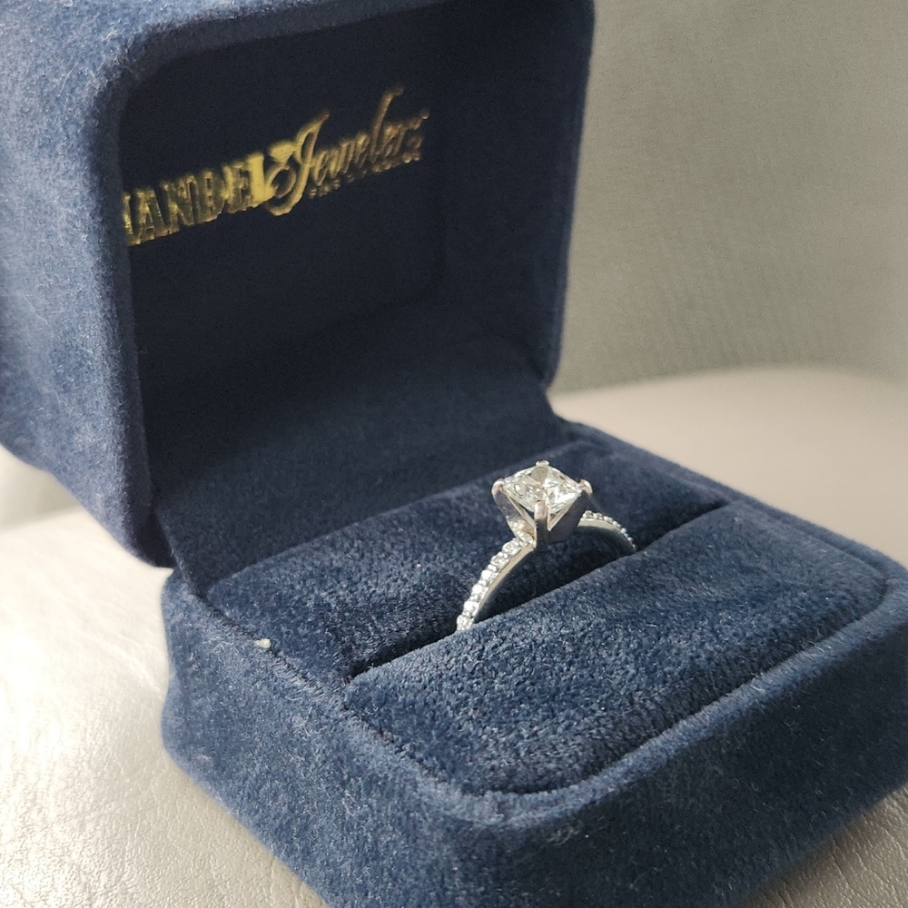 Women's 1 Carat Natural Diamond Cushion Cut Engagement Ring